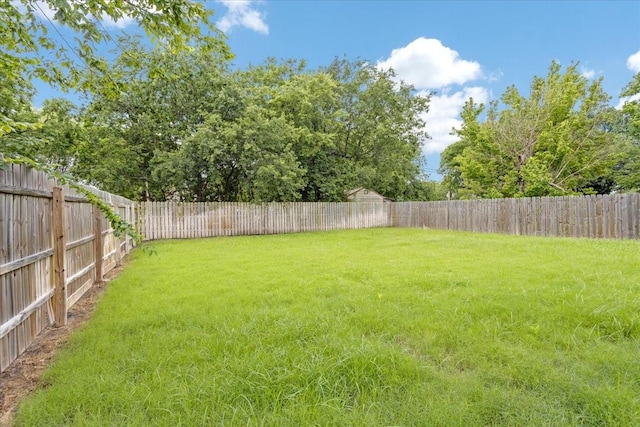 311 W Oak St, Whitewright, TX 75491 - view of fenced backyard