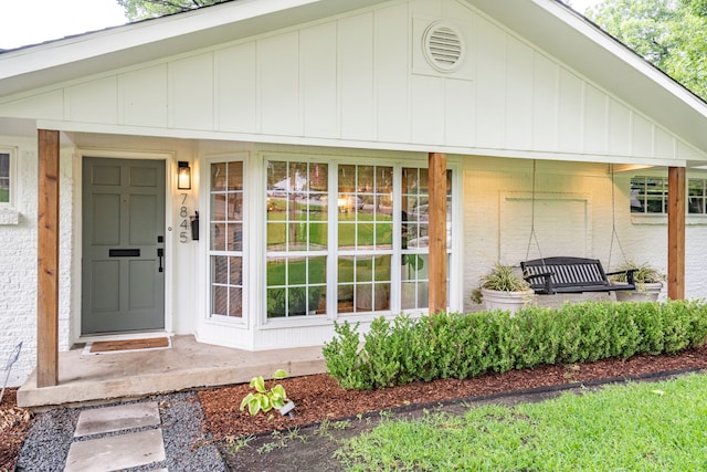 7845 Blackbird Ln, Dallas, TX 75238 - entrance to property with a porch