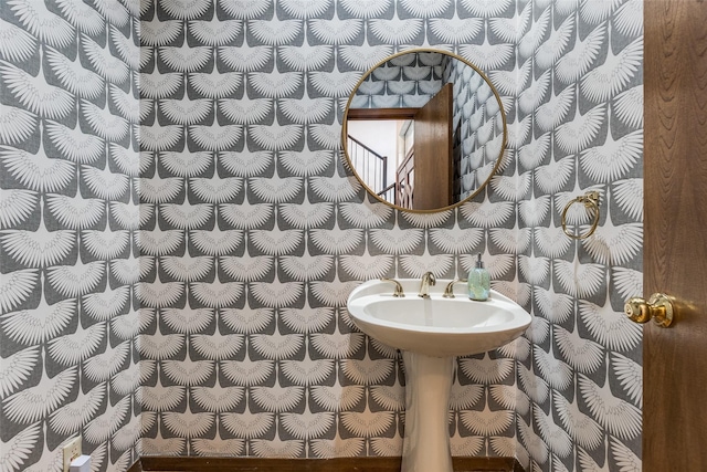 1507 Abrams Rd, Dallas, TX 75214 - bathroom with a sink