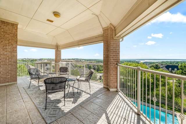 8800 Summit Point Ct, Fort Worth, TX 76179 - balcony with view of pool