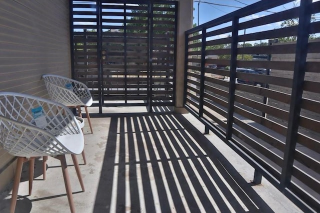 825 W 12th St, Dallas, TX 75208 - view of wooden terrace