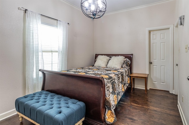 825 W 12th St, Dallas, TX 75208 - bedroom with wood finished floors, a chandelier, and ornamental molding
