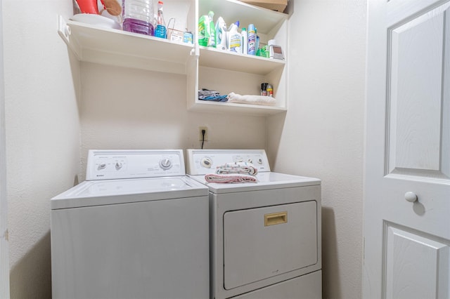 825 W 12th St, Dallas, TX 75208 - washroom with washing machine and clothes dryer