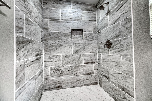 1112 Leyenda Dr, Mesquite, TX 75149 - full bath with a tile shower