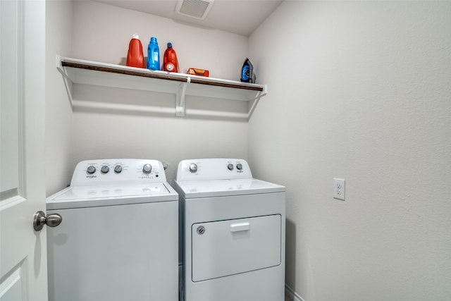 706 Meadow Creek Ln, Josephine, TX 75189 - laundry area featuring washer and clothes dryer