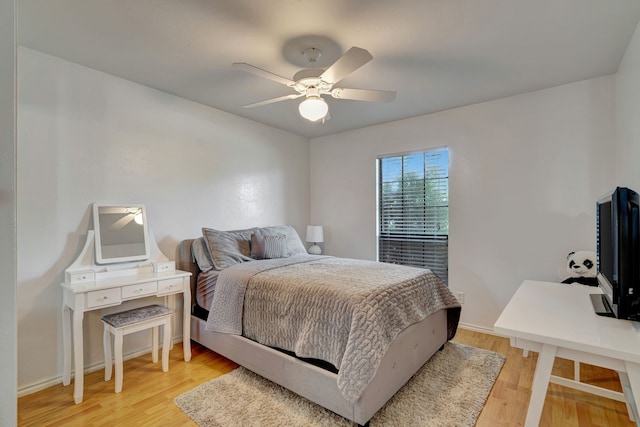 3909 Commonwealth Dr, Flower Mound, TX 75028 - bedroom featuring light wood-style floors and a ceiling fan