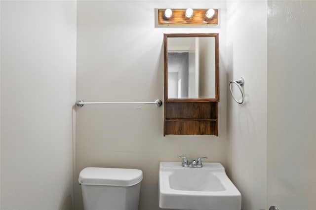814 S Western Hills Dr, Howe, TX 75459 - half bath featuring a sink and toilet