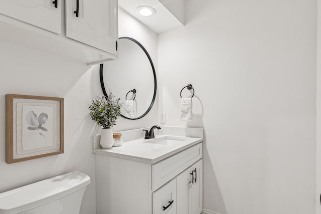 810 Quail Run, Keller, TX 76248 - half bath featuring vanity and toilet