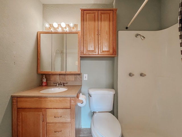 220 Hampton Ave, Corsicana, TX 75110 - full bathroom with vanity, a shower with curtain, and tasteful backsplash