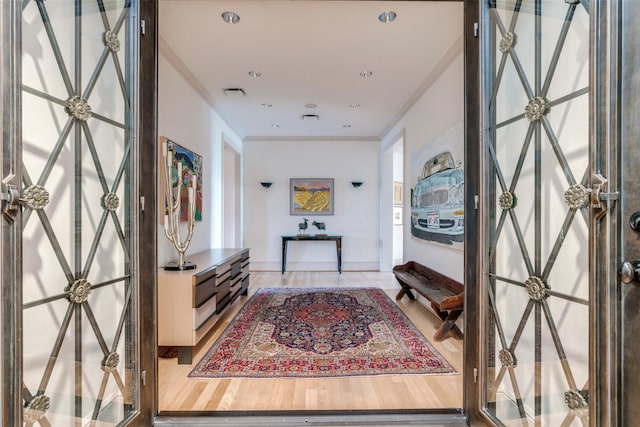 3505 Turtle Creek Blvd Unit 2A, Dallas, TX 75219 - entryway with crown molding