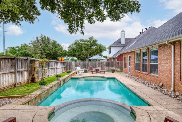 400 Patricia Ln, Highland Village, TX 75077 - view of pool with a pool with connected hot tub, a fenced backyard, and a patio