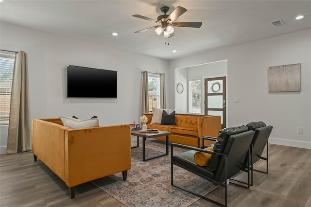 532 W Florence St, Denison, TX 75020 - living room with healthy amount of natural light, wood finished floors, ceiling fan, and recessed lighting
