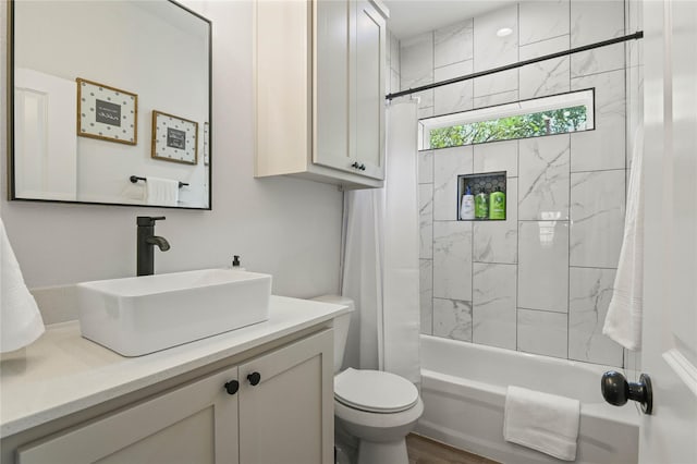 532 W Florence St, Denison, TX 75020 - full bath featuring vanity and bathing tub / shower combination