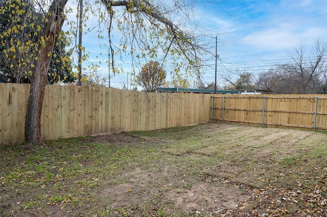 532 W Florence St, Denison, TX 75020 - view of fenced backyard
