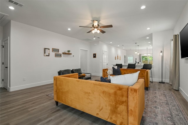 532 W Florence St, Denison, TX 75020 - living room featuring wood finished floors, ceiling fan, and recessed lighting