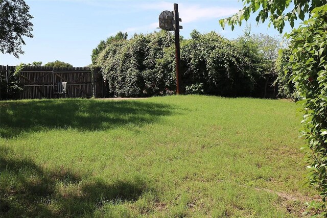 627 Cherry Ln, Southlake, TX 76092 - view of yard