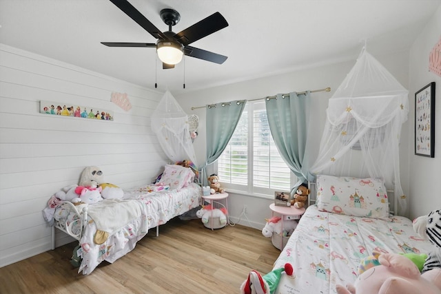 600 Reese Ln, Azle, TX 76020 - bedroom featuring wood finished floors and ceiling fan