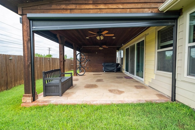 9200 S Field Ln, Arlington, TX 76002 - view of patio / terrace featuring ceiling fan