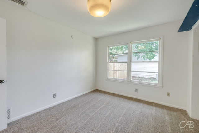 733 N Willis St, Abilene, TX 79603 - unfurnished room featuring light carpet