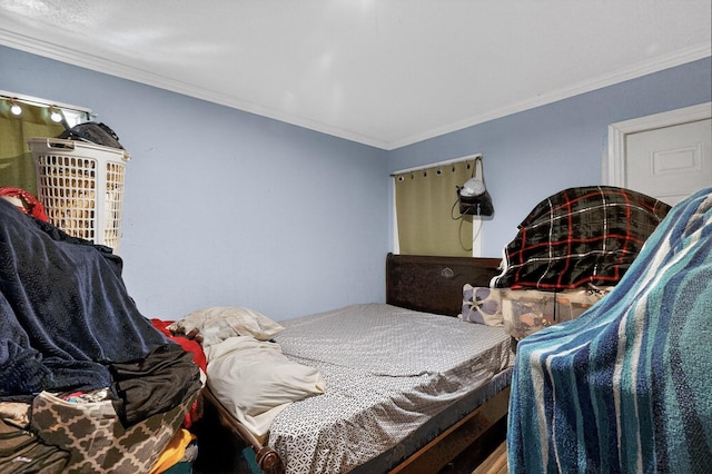 3832 Mount Ranier St, Dallas, TX 75211 - bedroom with ornamental molding
