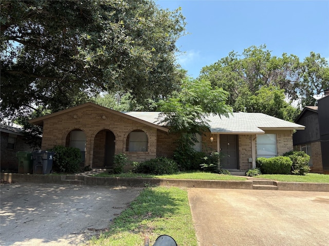 2209 Viewtop Ln Unit 2, Arlington, TX 76012 - ranch-style house with brick siding