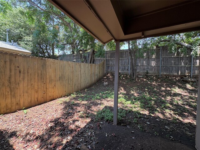 2209 Viewtop Ln Unit 2, Arlington, TX 76012 - view of yard
