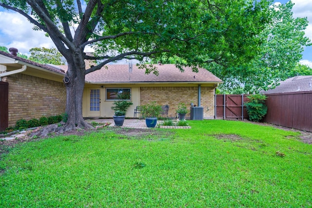 315 Ridgewood Dr, Richardson, TX 75080 - fenced backyard featuring a gate