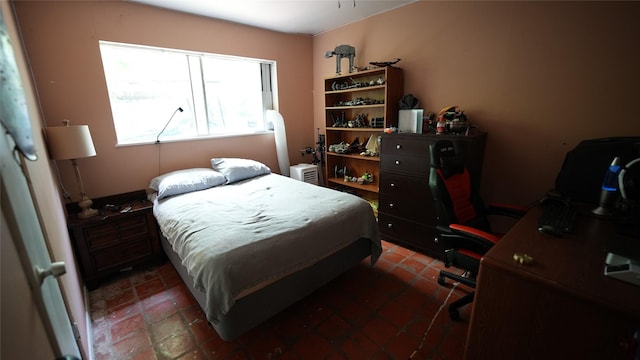 811 Crescent St, Denton, TX 76201 - bedroom with a desk