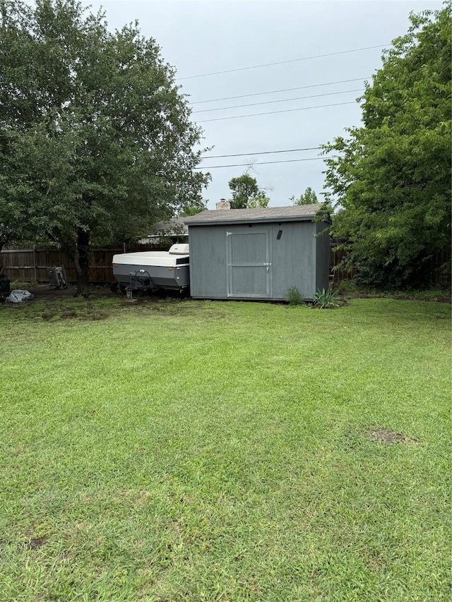 907 Dogwood St, Waco, TX 76706 - view of yard with a storage unit