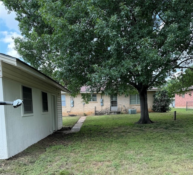 1402 Vine St, Bridgeport, TX 76426 - view of grassy yard