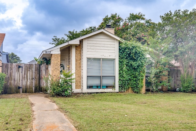 1612 Hackamore St, Mesquite, TX 75149 - view of front of house featuring a chimney