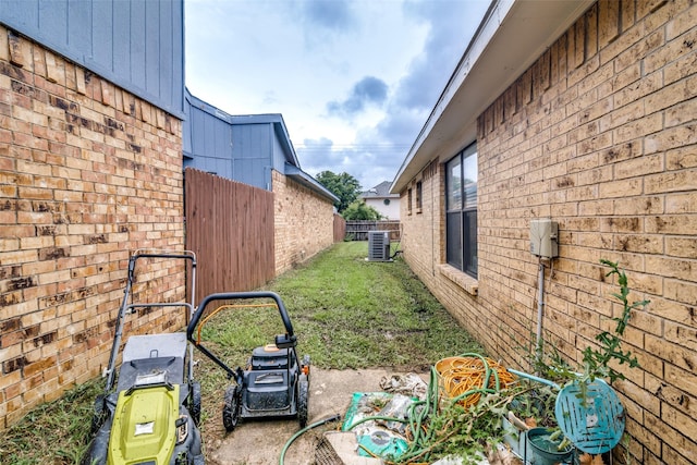 1612 Hackamore St, Mesquite, TX 75149 - view of yard