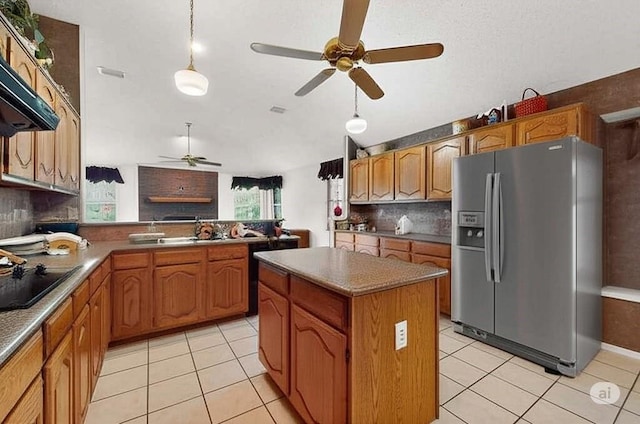 2705 Willowood Dr, Grapevine, TX 76051 - kitchen featuring stainless steel fridge with ice dispenser, ceiling fan, black electric stovetop, tasteful backsplash, and a peninsula