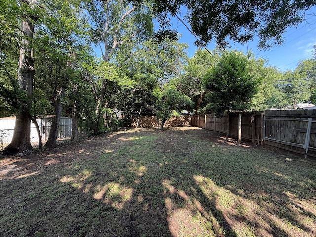 2849 Spruce Park Dr, Richland Hills, TX 76118 - view of fenced backyard