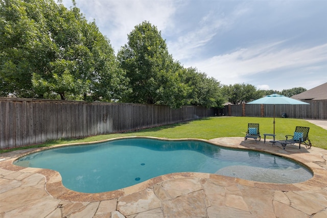 426 Bell Dr, Wylie, TX 75098 - view of swimming pool featuring a patio area and a fenced backyard