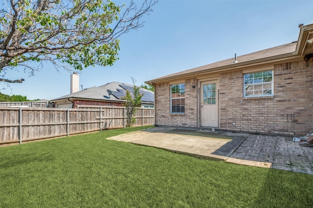 12430 Ridgetop Cir, Frisco, TX 75035 - fenced backyard featuring a patio area