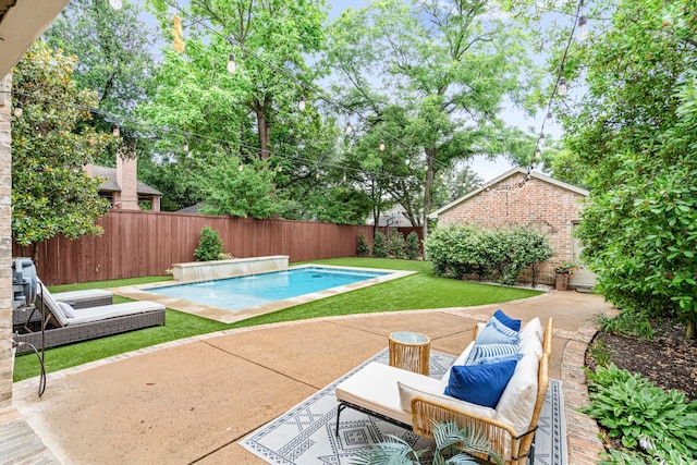 6154 Vickery Blvd, Dallas, TX 75214 - view of swimming pool featuring a fenced backyard and a patio
