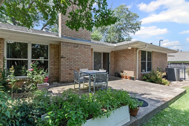 4247 Goodfellow Dr, Dallas, TX 75229 - view of patio / terrace