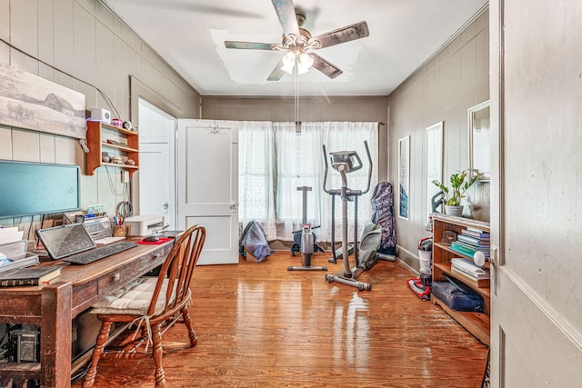 509 W Reynosa Ave, De Leon, TX 76444 - exercise room featuring wood finished floors and a ceiling fan