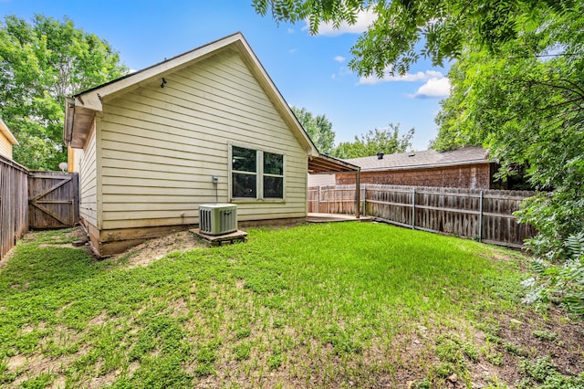 3060 Saint Nicholas Dr, Dallas, TX 75233 - rear view of house with a fenced backyard