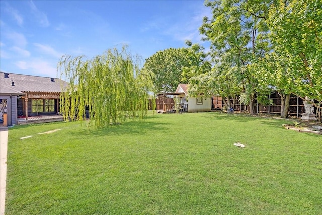1701 Prairie Creek Ct, Garland, TX 75040 - view of yard featuring a pergola