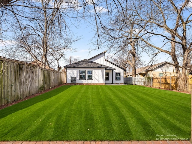 2610 S Ewing Ave, Dallas, TX 75216 - back of house featuring a fenced backyard