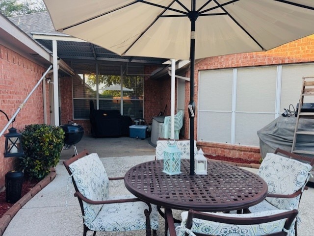 2322 Greenfield Cir, Garland, TX 75040 - view of patio