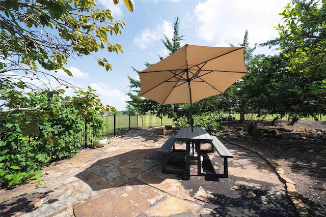 105 Lavender Pl, Mclendon Chisholm, TX 75032 - view of patio / terrace featuring outdoor dining area
