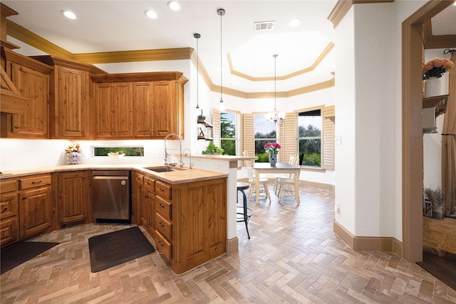 105 Lavender Pl, Mclendon Chisholm, TX 75032 - kitchen featuring dishwasher, crown molding, a chandelier, a breakfast bar area, and a peninsula