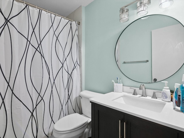 2012 Mobile Dr, Ennis, TX 75119 - full bath with vanity and curtained shower