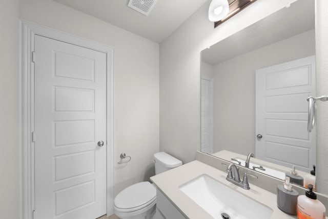 406 Garden Tree Trl, Midlothian, TX 76065 - half bath with vanity and toilet