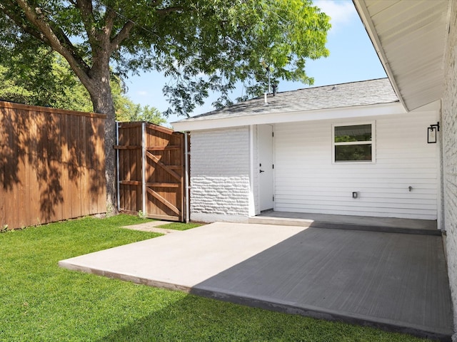1910 Durham St, Irving, TX 75062 - view of patio featuring a gate