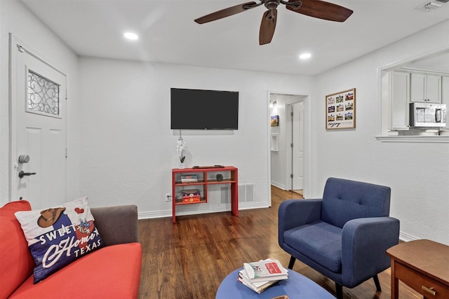 717 Thersa Dr, River Oaks, TX 76114 - living room with wood finished floors, a ceiling fan, and recessed lighting