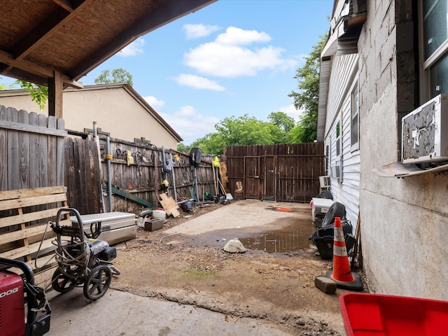 2232 E Kiest Blvd, Dallas, TX 75216 - view of yard